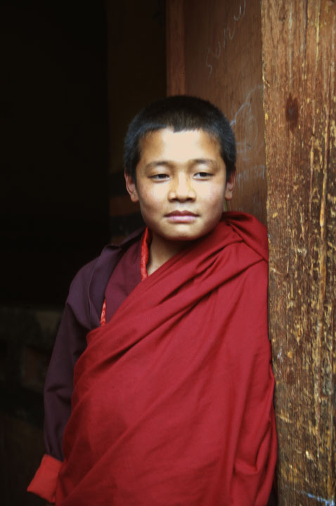 b_266m simthoka.jpg - Bhoutan - vallée de Thimphu, Simthoka un moine en sa paix intérieure